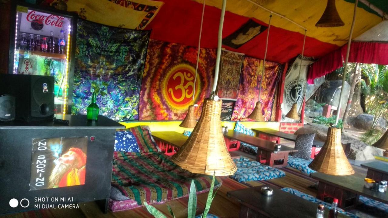 Om Shanti Om Homestay Hampi Ngoại thất bức ảnh