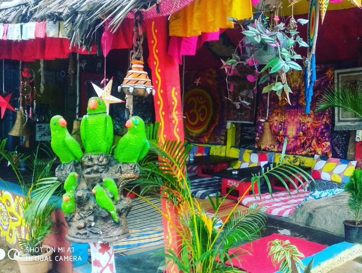Om Shanti Om Homestay Hampi Ngoại thất bức ảnh